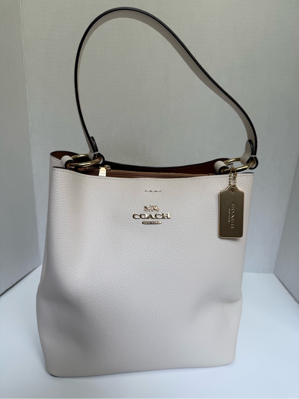 🤍 Beautiful Authentic Coach Pebbled Leather Shoulder Bag in Cream - Coach